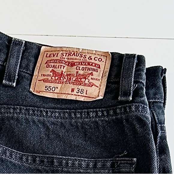 Levi's 550 Relaxed Fit All Black Cotton Denim Shorts Waist 38  near new - Picture 7 of 8